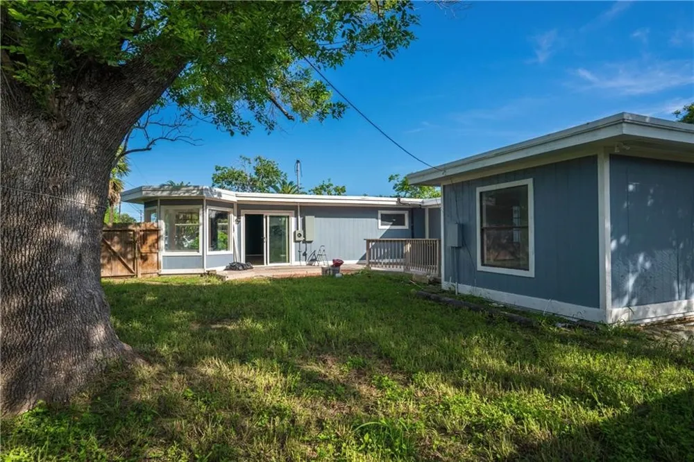 402 Homecrest Street Corpus Christi, TX 78412