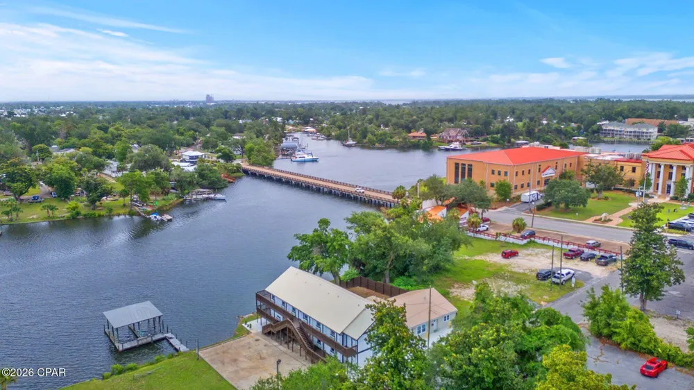 428 McKenzie Avenue Panama City, FL 32401