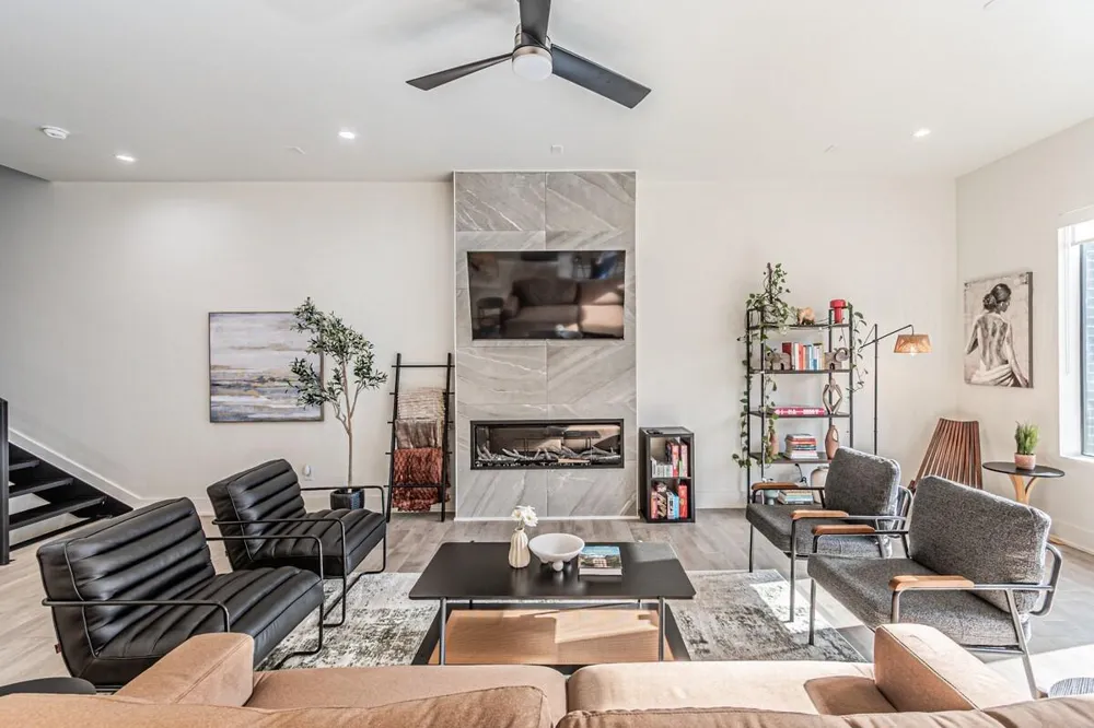 422 W 9th Street #103 Dallas, TX 75208