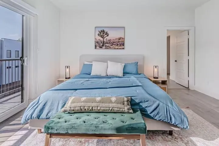 422 W 9th Street #103 Dallas, TX 75208