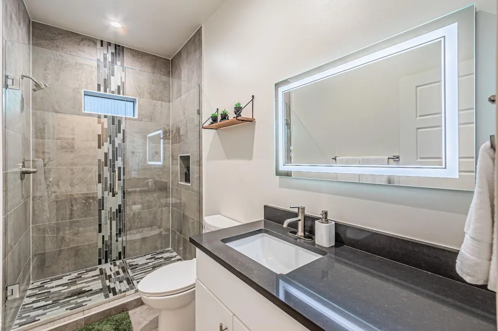 422 W 9th Street #103 Dallas, TX 75208