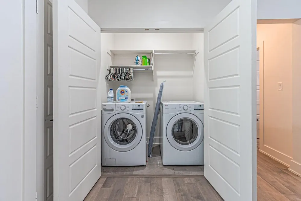 422 W 9th Street #103 Dallas, TX 75208