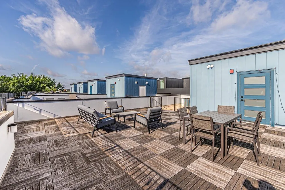 422 W 9th Street #103 Dallas, TX 75208