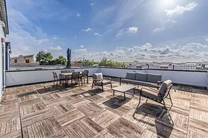 422 W 9th Street #103 Dallas, TX 75208
