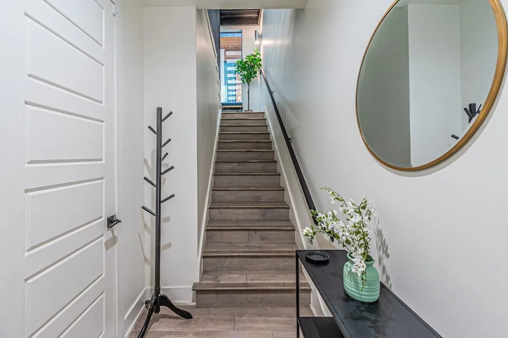 422 W 9th Street #103 Dallas, TX 75208