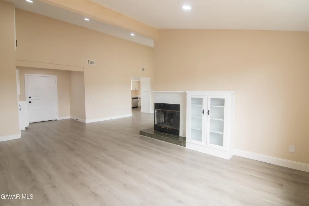 40906 E 159th Street Lake Los Angeles, CA 93535