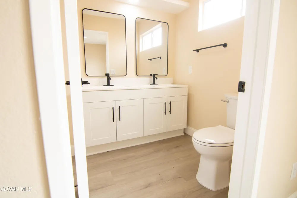 40906 E 159th Street Lake Los Angeles, CA 93535