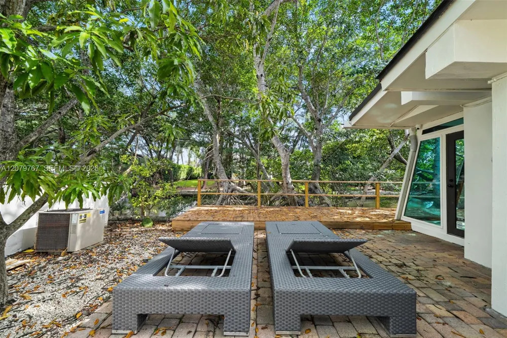 19860 NE 24th Ct Miami, FL 33180