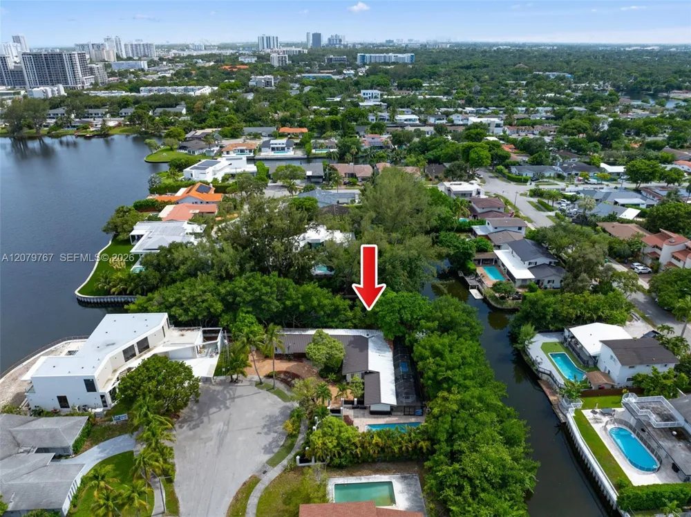 19860 NE 24th Ct Miami, FL 33180