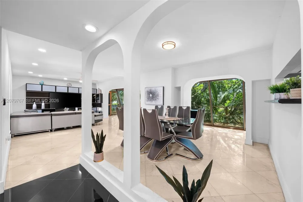 19860 NE 24th Ct Miami, FL 33180