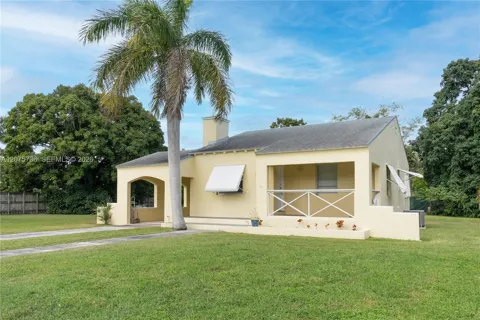 27 NW 21st St