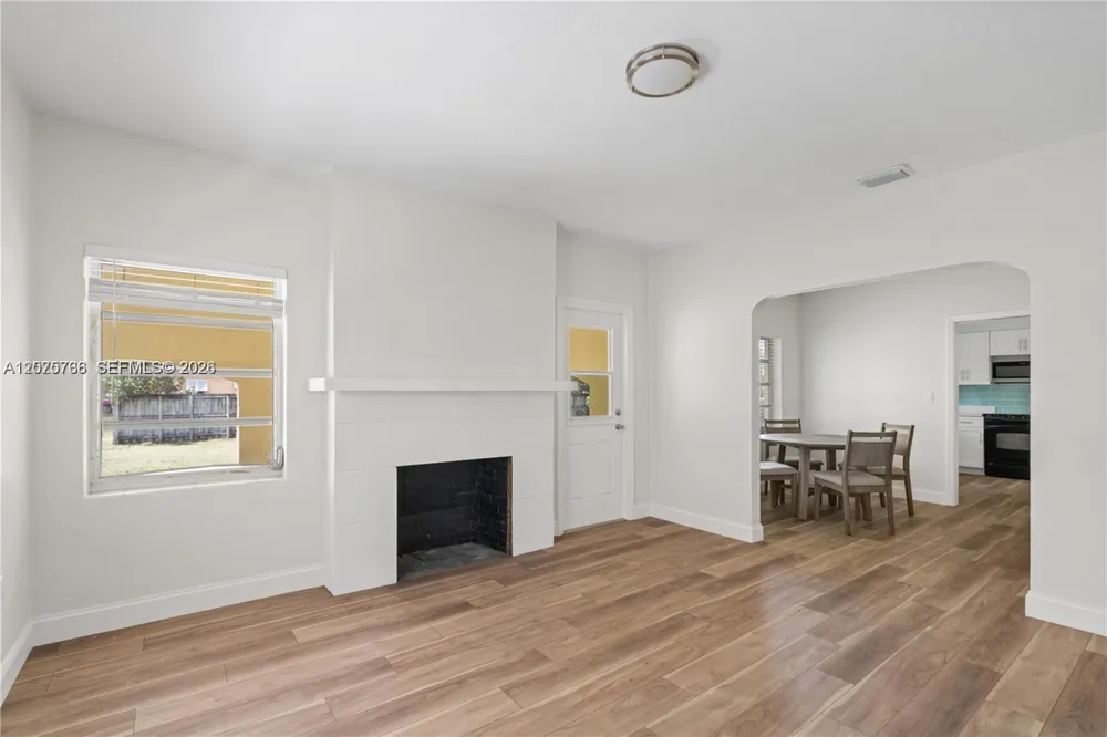 27 NW 21st St Homestead, FL 33030