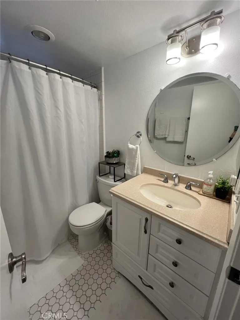 1120 Sandi Costa Mesa, CA 92627