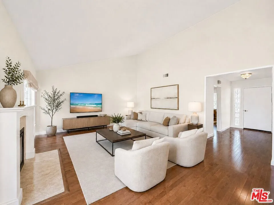 20151 Village 20 Camarillo, CA 93012
