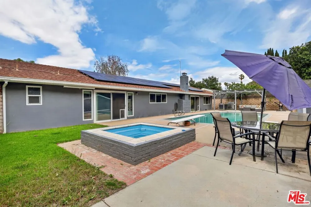 212 E Avenida De Los Arboles Thousand Oaks, CA 91360