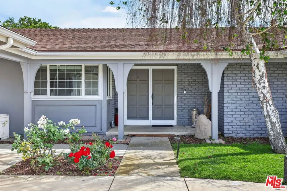 212 E Avenida De Los Arboles Thousand Oaks, CA 91360