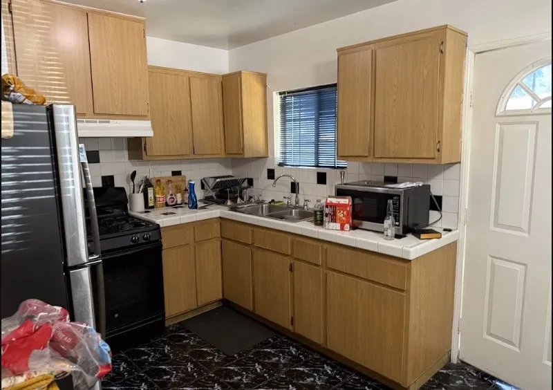 2901 Webster Long Beach, CA 90810