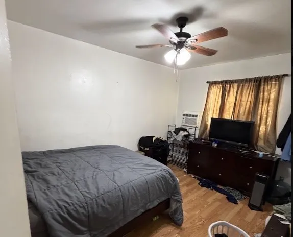 2901 Webster Long Beach, CA 90810