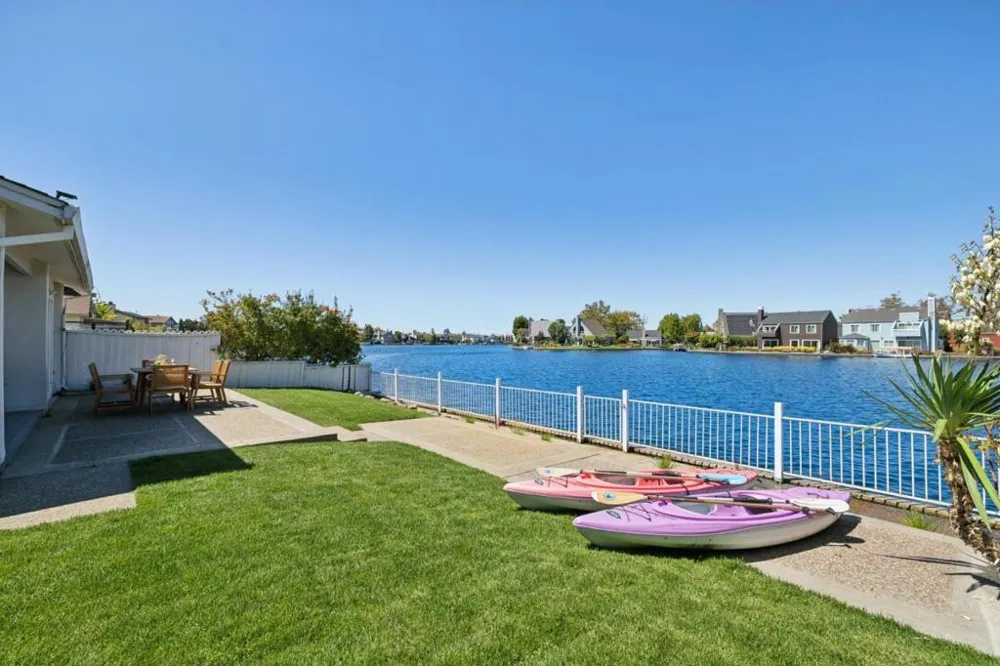 541 Trinidad Lane Foster City, CA 94404