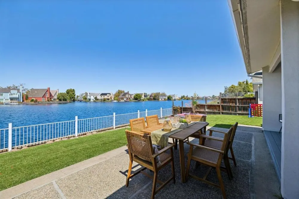 541 Trinidad Lane Foster City, CA 94404