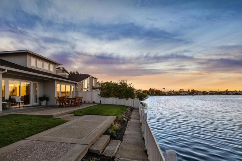 541 Trinidad Lane Foster City, CA 94404