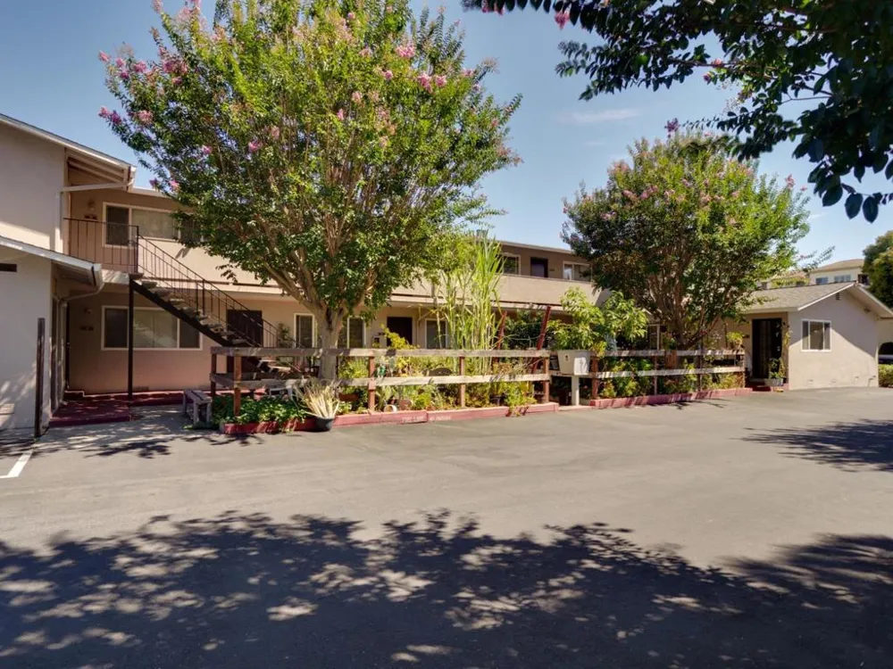 3569 Agate Dr #9 Santa Clara, CA 95051