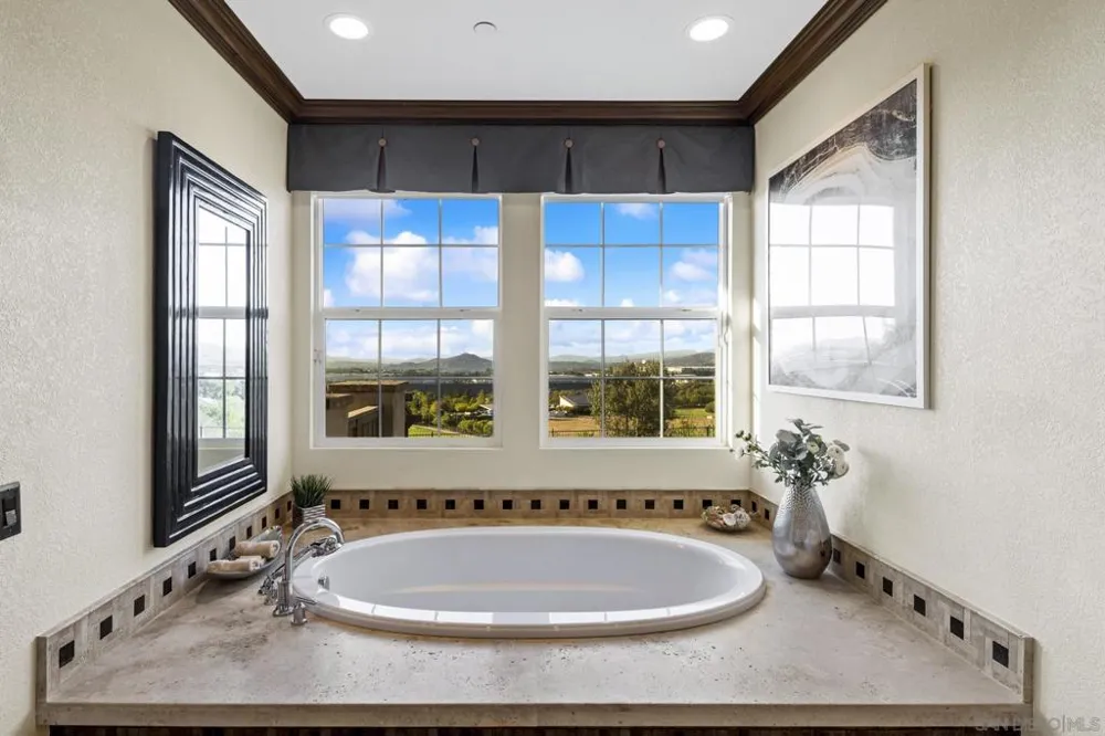 15238 Maple Grove Lane San Diego, CA 92131