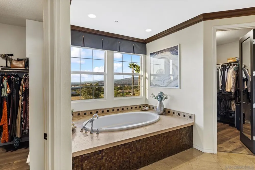 15238 Maple Grove Lane San Diego, CA 92131