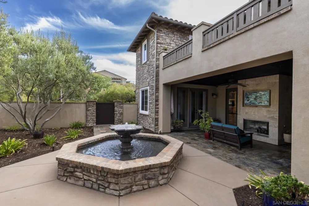 15238 Maple Grove Lane San Diego, CA 92131