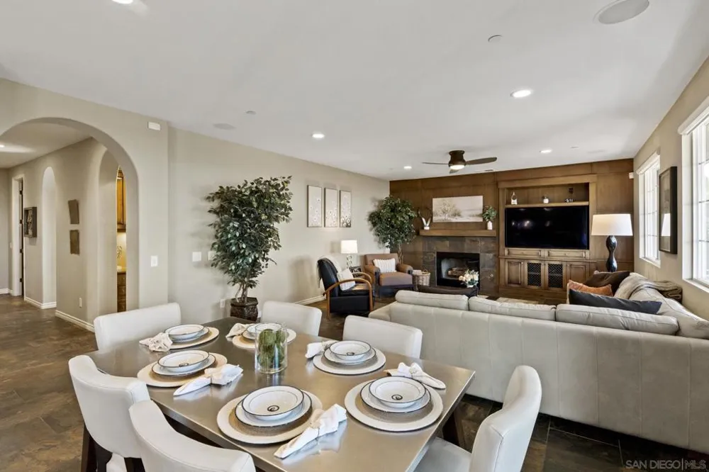 15238 Maple Grove Lane San Diego, CA 92131