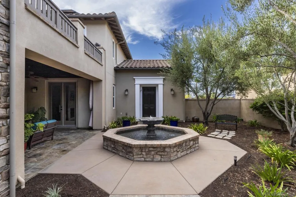 15238 Maple Grove Lane San Diego, CA 92131