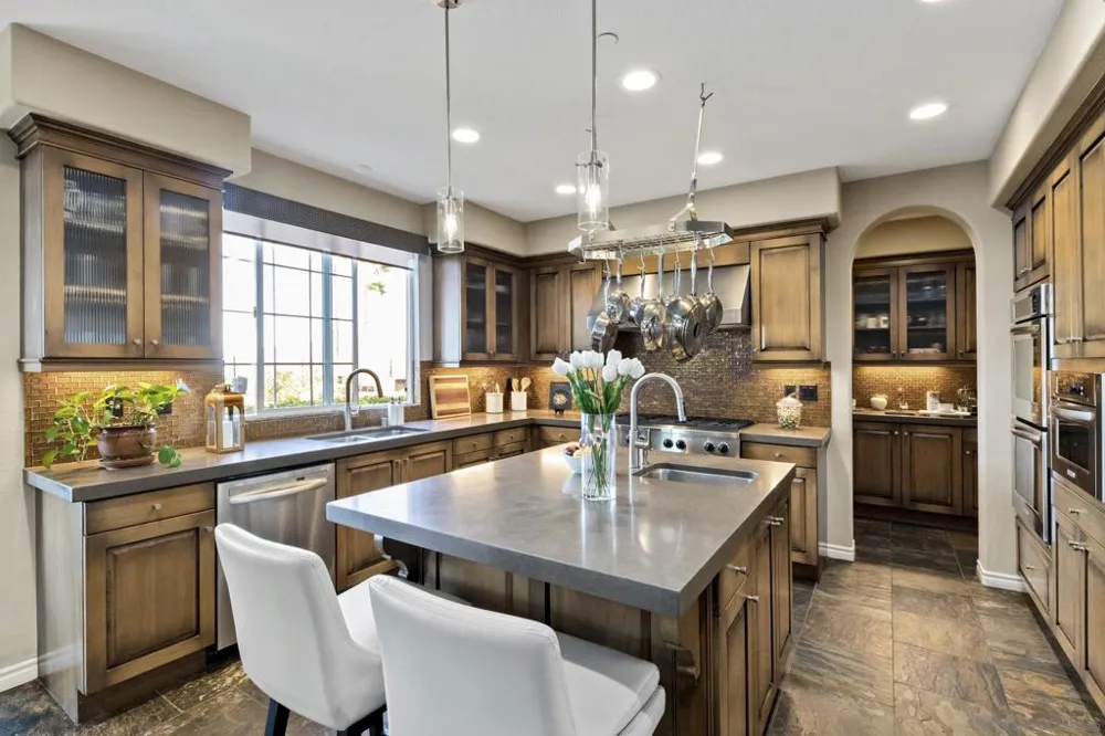 15238 Maple Grove Lane San Diego, CA 92131