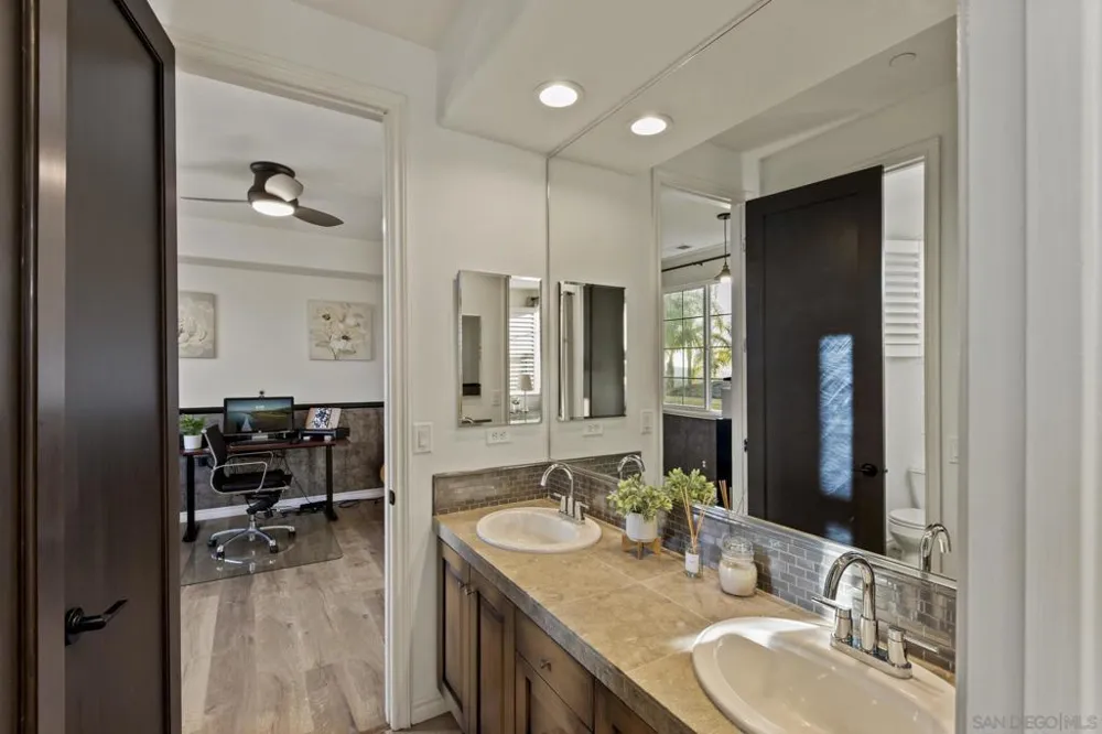 15238 Maple Grove Lane San Diego, CA 92131