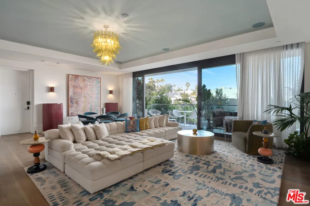 8420 W Sunset Boulevard #504 West Hollywood, CA 90069