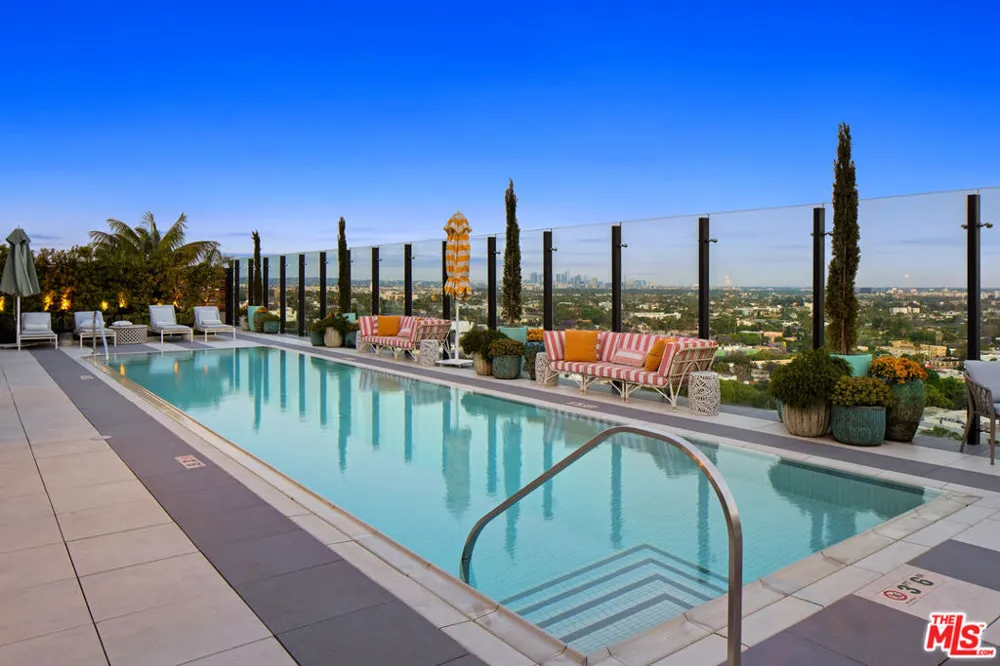 8420 W Sunset Boulevard #504 West Hollywood, CA 90069