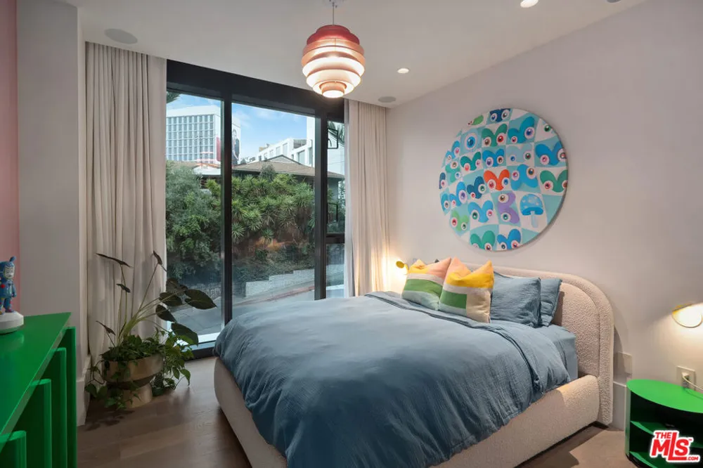8420 W Sunset Boulevard #504 West Hollywood, CA 90069