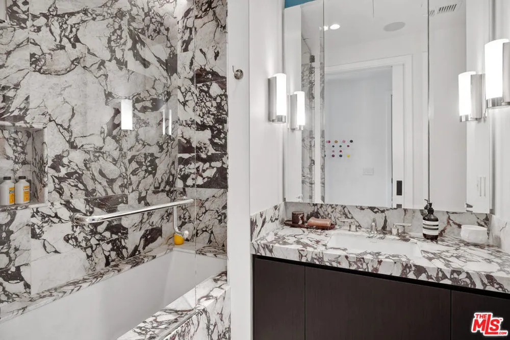 8420 W Sunset Boulevard #504 West Hollywood, CA 90069