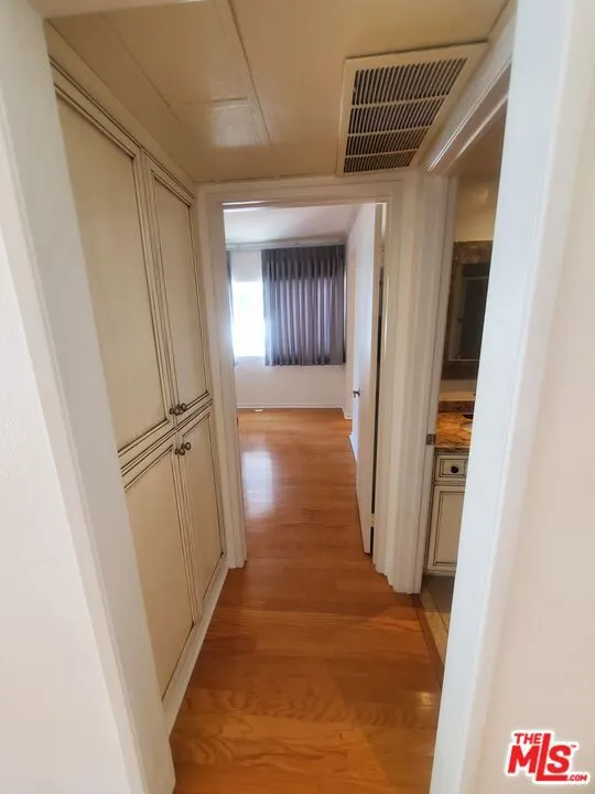 1115 S Elm Drive #405 Los Angeles, CA 90035