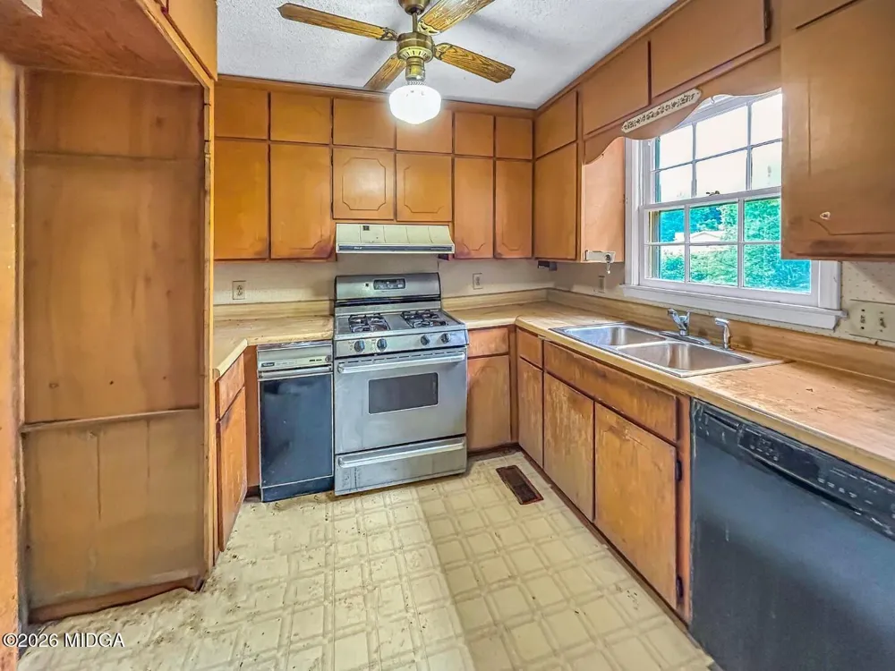 411 Edgewater Circle Macon, GA 31220