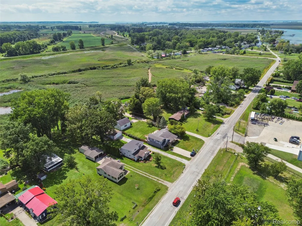 2231 Channel Drive Clay Township, MI 48028