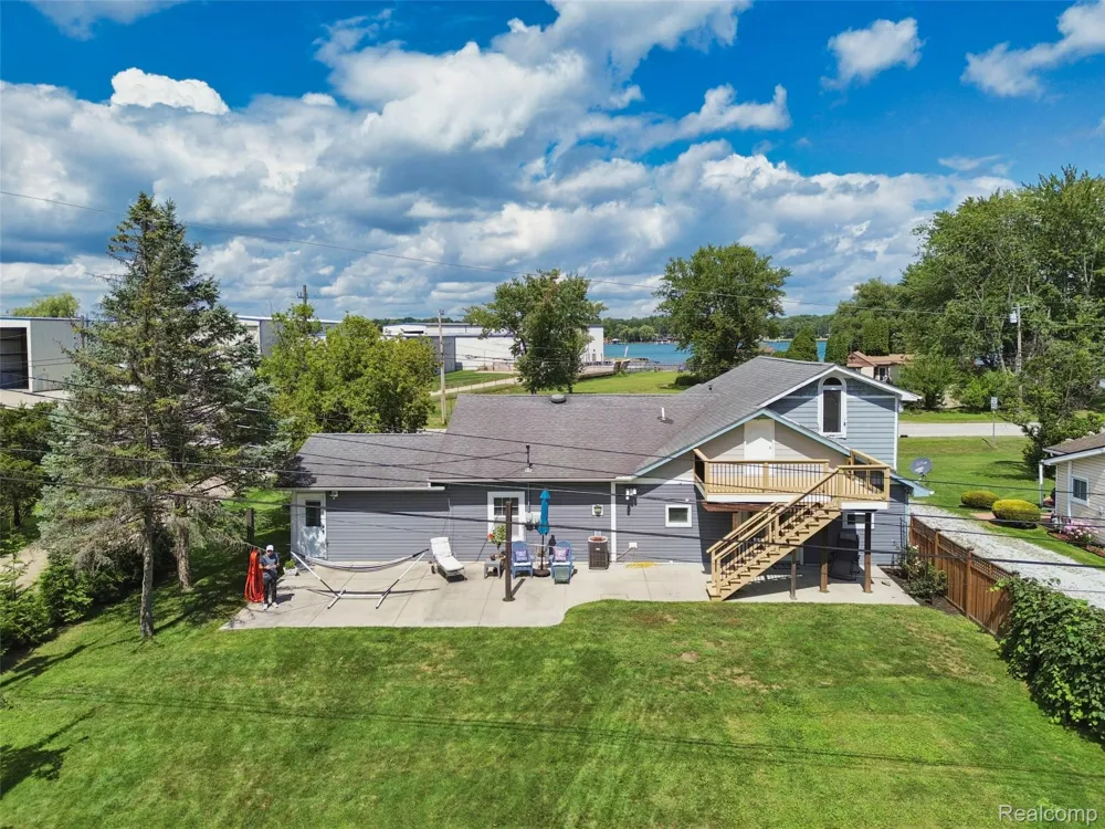 2231 Channel Drive Clay Township, MI 48028