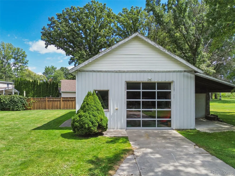 2231 Channel Drive Clay Township, MI 48028