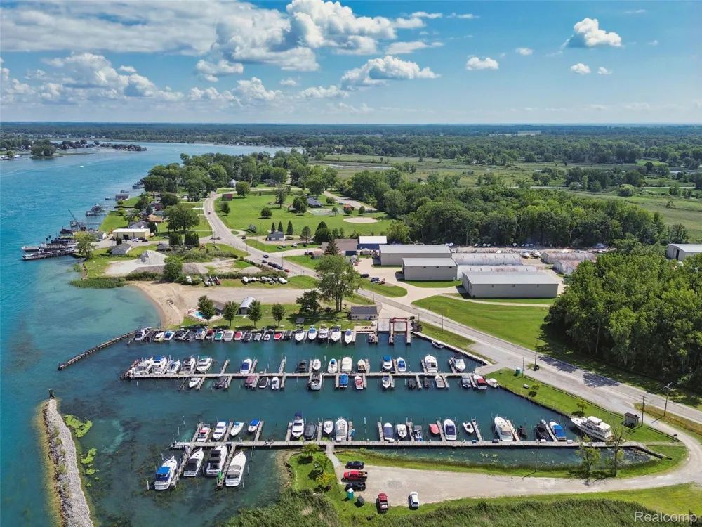 2231 Channel Drive Clay Township, MI 48028