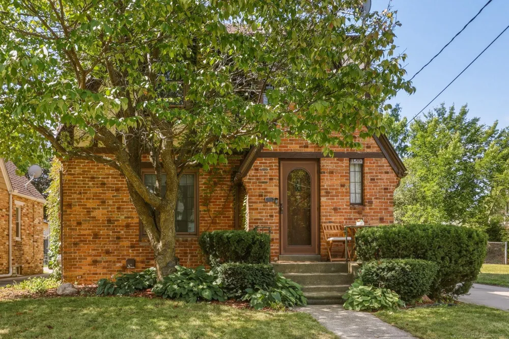 1510 Monteray Avenue Flint City, MI 48503