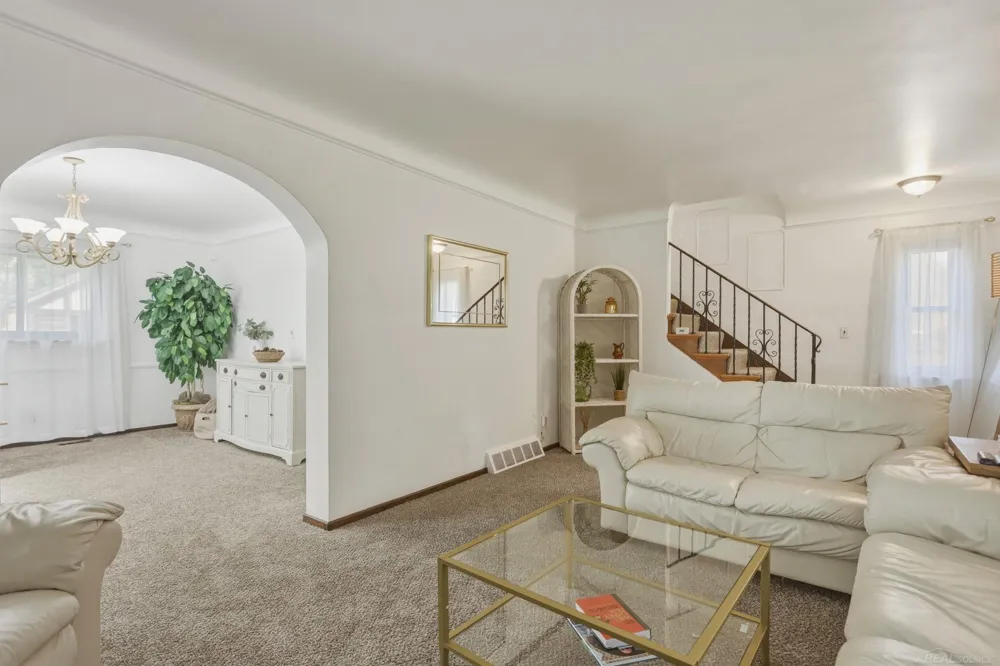 1510 Monteray Avenue Flint City, MI 48503