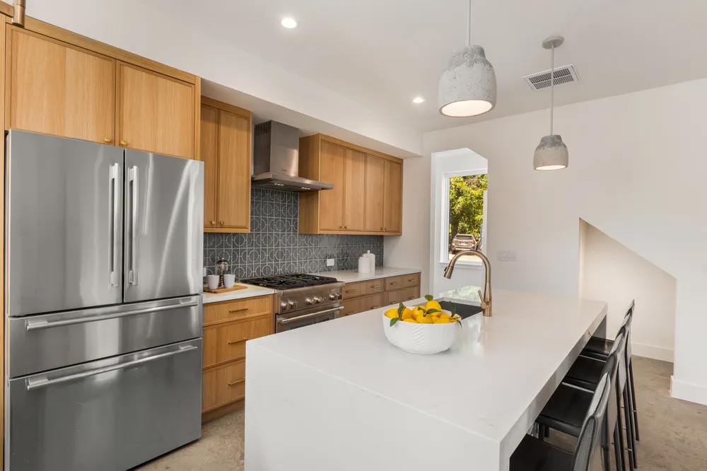 943 E 52nd Street Austin, TX 78751