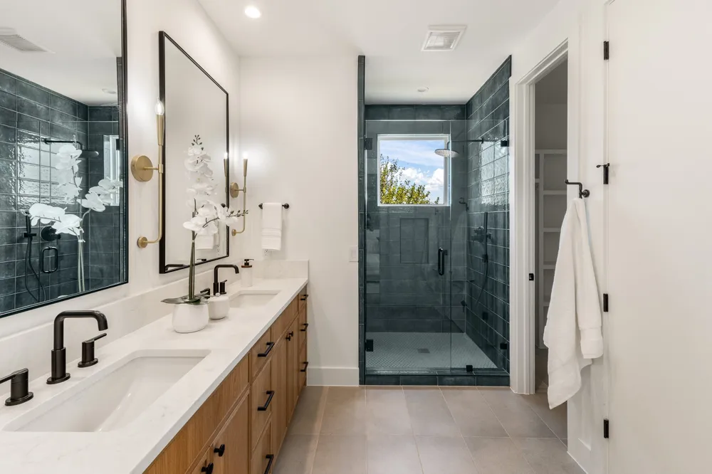 943 E 52nd Street Austin, TX 78751