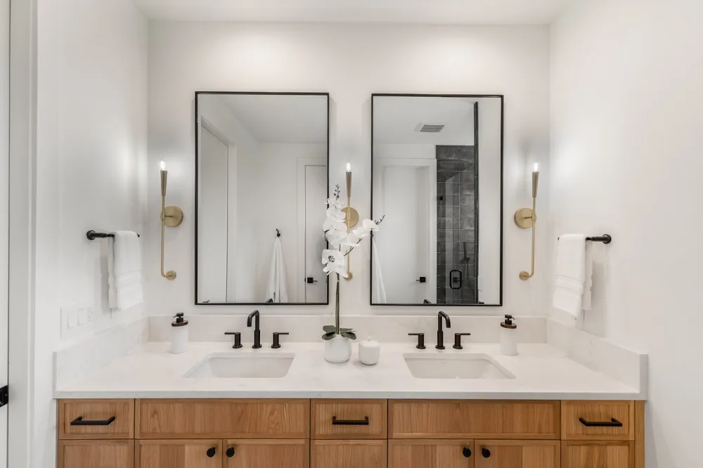 943 E 52nd Street Austin, TX 78751