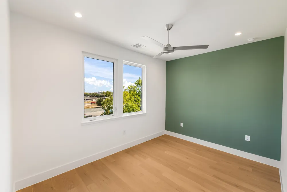 943 E 52nd Street Austin, TX 78751