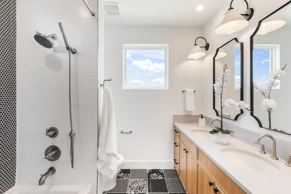 943 E 52nd Street Austin, TX 78751